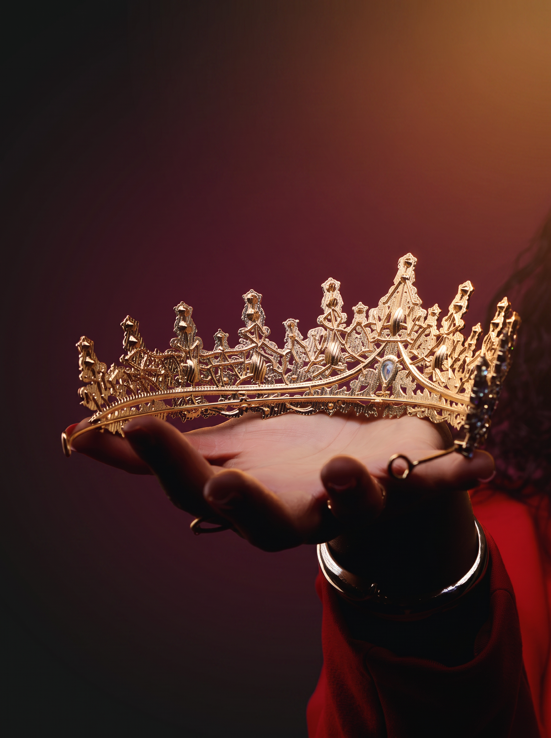 La couronne dans la paume